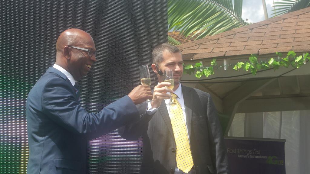 B4AO_cWIEAA8EAC.jpg large