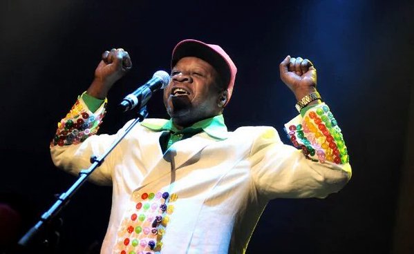 VIDEO: Papa Wemba Collapses On Stage And Dies