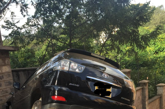 Man Crashes Car While Teaching 4 Year Old To Drive – PHOTO