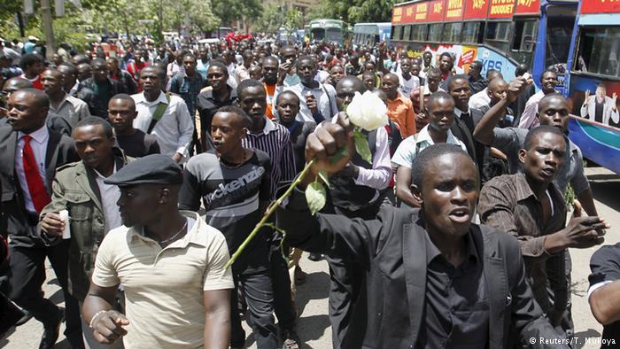 The Hilarious Reason Why University Students Want Uhuru To Pay Lecturers