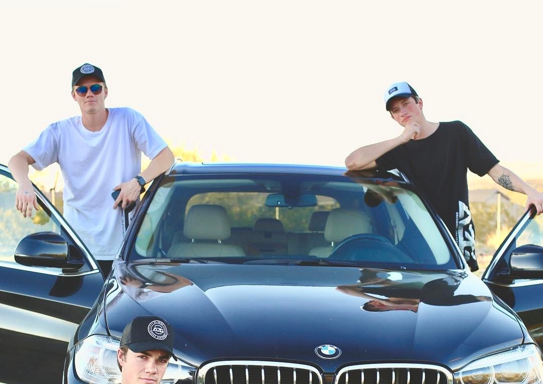 How Much Money Beau Bros Makes On YouTube – Net Worth