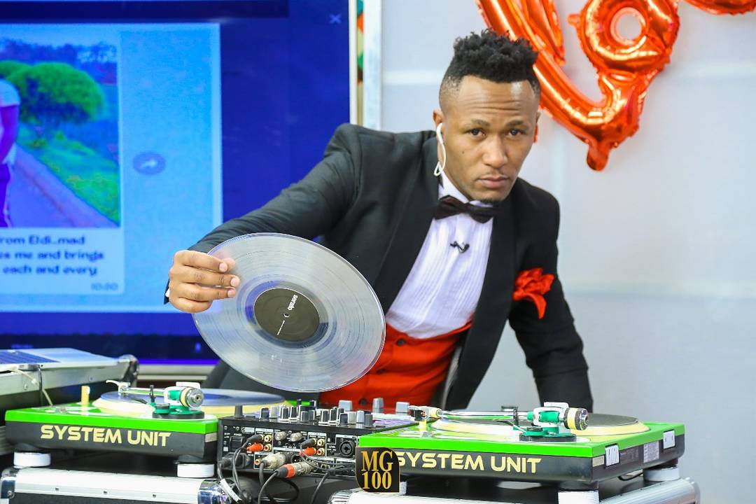 This Is What Happens When You Try To Bribe DJ Mo To Play Your Music