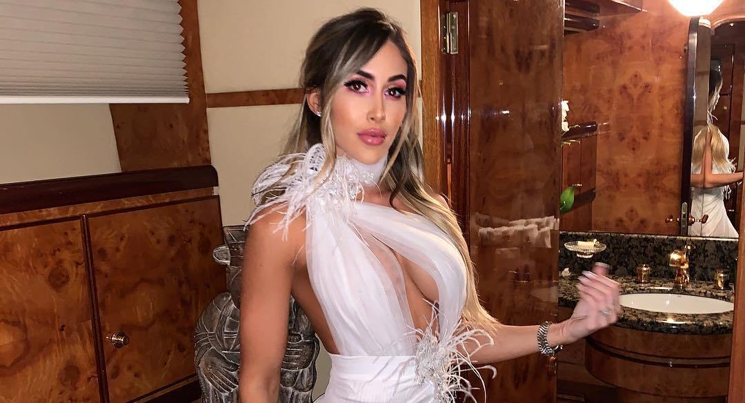 Claudia Sampedro – Inside The Life Of Kim Kardashian’s Doppelganger